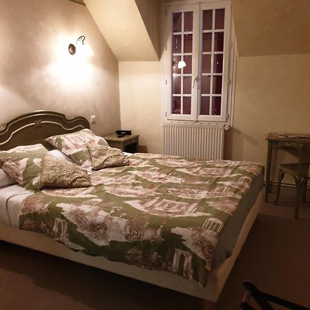 Hostellerie Belle Rive Gagnac-sur-Cere Eksteriør billede