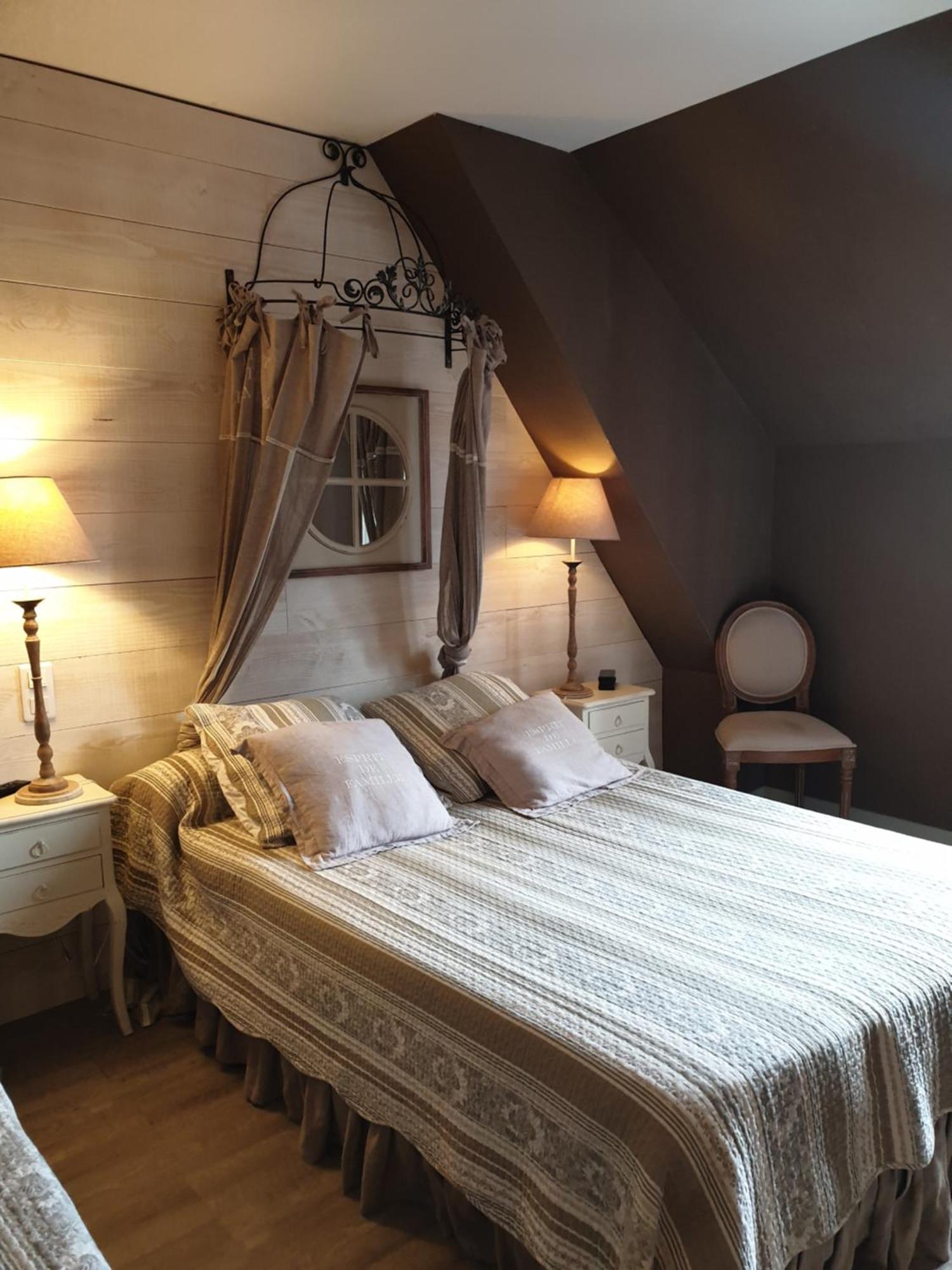 Hostellerie Belle Rive Gagnac-sur-Cere Eksteriør billede