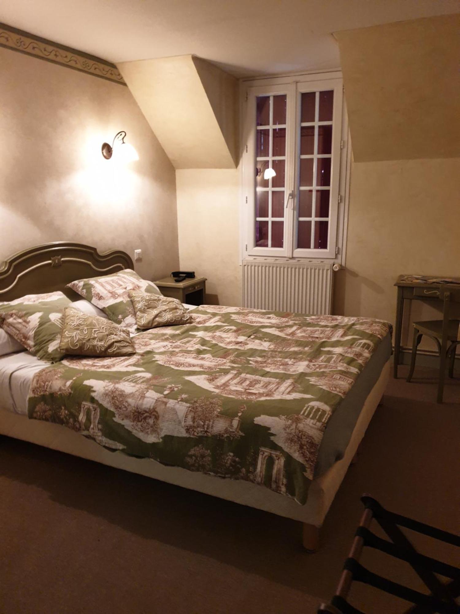 Hostellerie Belle Rive Gagnac-sur-Cere Eksteriør billede